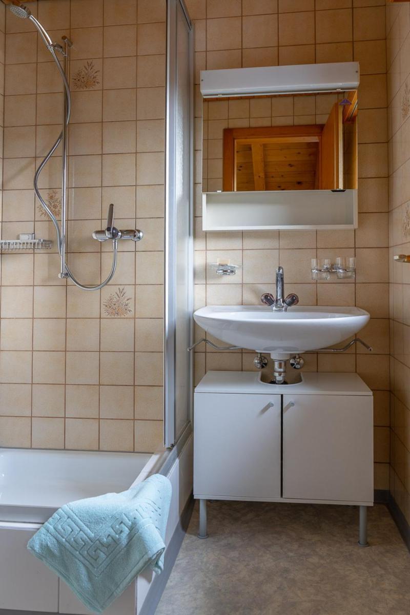 Chrona Bed & Breakfast Jenaz Oda fotoğraf