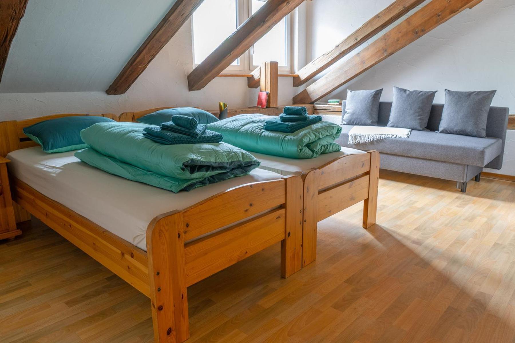 Chrona Bed & Breakfast Jenaz Oda fotoğraf