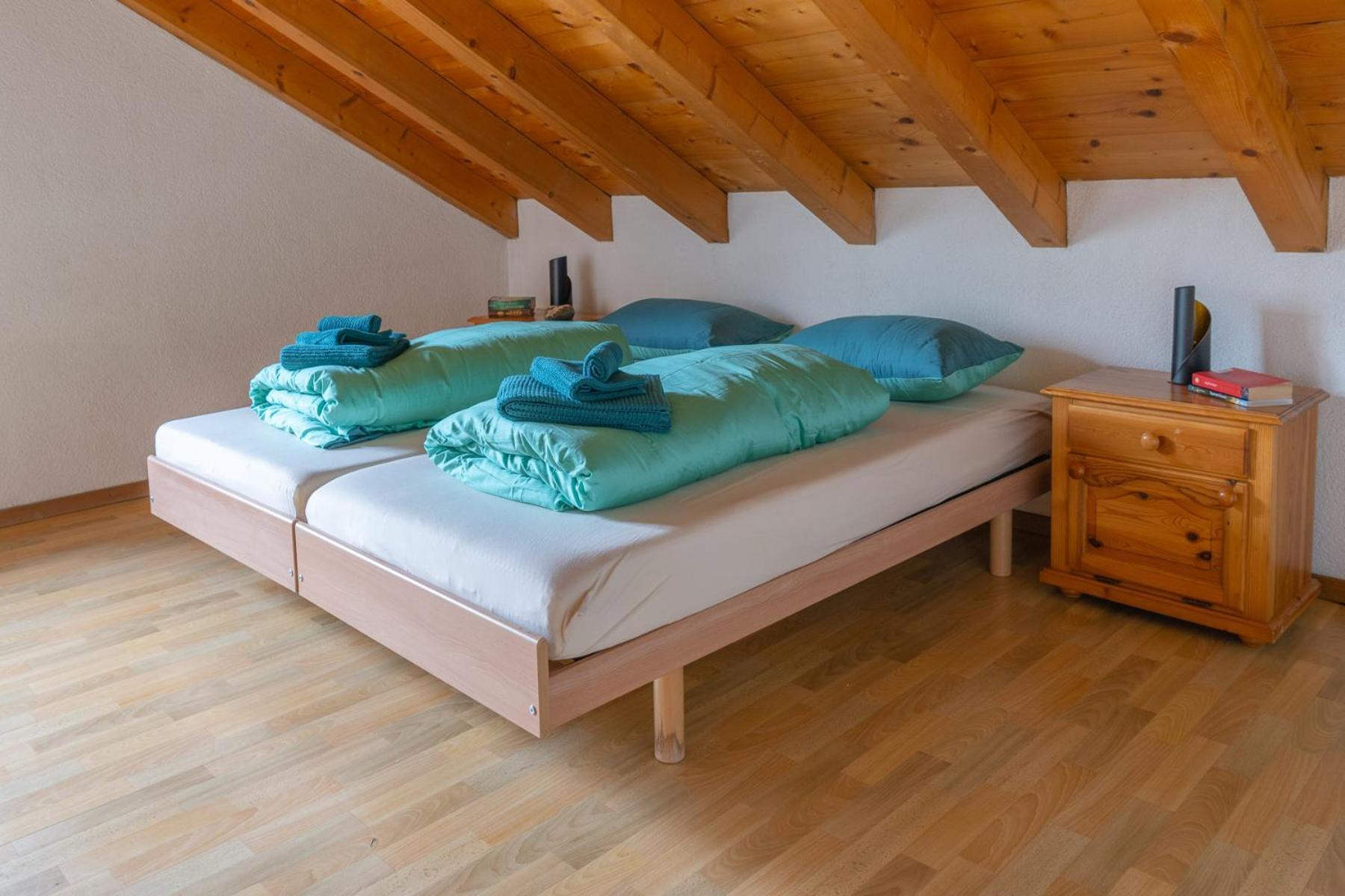 Chrona Bed & Breakfast Jenaz Oda fotoğraf
