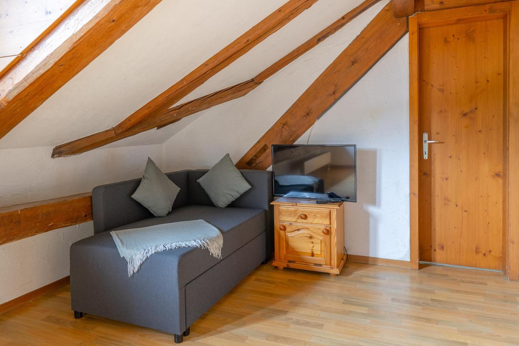Chrona Bed & Breakfast Jenaz Oda fotoğraf